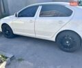 Белый Шкода Октавия, объемом двигателя 1.8 л и пробегом 214 тыс. км за 9000 $, фото 3 на Automoto.ua