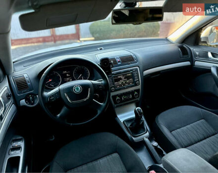 Белый Шкода Октавия, объемом двигателя 1.39 л и пробегом 275 тыс. км за 8200 $, фото 38 на Automoto.ua