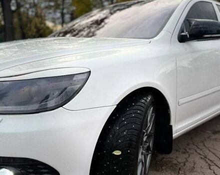 Шкода Октавия 2011 в Коростене на Automoto.ua Белый Шкода Октавия, объемом двигателя 1.98 л и пробегом 238 тыс. км за 9000 $, фото 2 на Automoto.ua