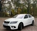 Шкода Октавия 2011 в Коростене на Automoto.ua Белый Шкода Октавия, объемом двигателя 1.98 л и пробегом 238 тыс. км за 9000 $, фото 9 на Automoto.ua