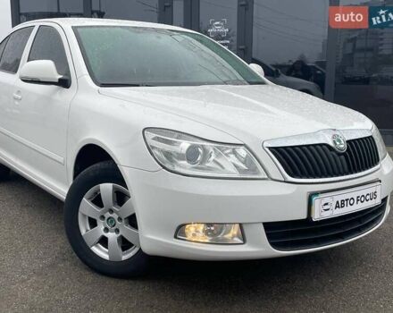 Белый Шкода Октавия, объемом двигателя 1.8 л и пробегом 155 тыс. км за 7990 $, фото 1 на Automoto.ua