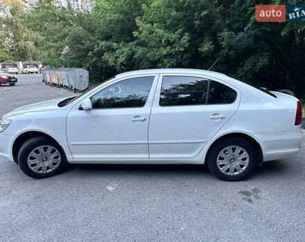 Білий Шкода Октавія, об'ємом двигуна 1.8 л та пробігом 184 тис. км за 8500 $, фото 15 на Automoto.ua