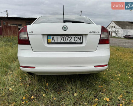 Шкода Октавия 2011 в Краснокутске на Automoto.ua Белый Шкода Октавия, объемом двигателя 1.6 л и пробегом 280 тыс. км за 5888 $, фото 18 на Automoto.ua