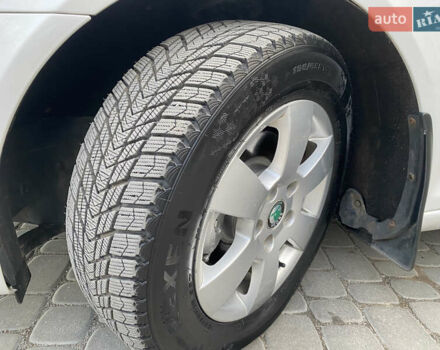 Білий Шкода Октавія, об'ємом двигуна 1.6 л та пробігом 189 тис. км за 8999 $, фото 28 на Automoto.ua