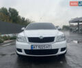 Белый Шкода Октавия, объемом двигателя 1.6 л и пробегом 220 тыс. км за 7399 $, фото 2 на Automoto.ua