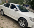 Белый Шкода Октавия, объемом двигателя 1.6 л и пробегом 214 тыс. км за 7800 $, фото 1 на Automoto.ua