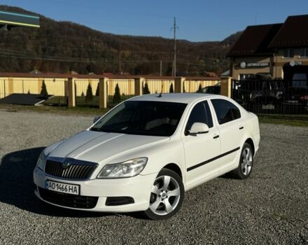 Белый Шкода Октавия, объемом двигателя 1.6 л и пробегом 380 тыс. км за 6150 $, фото 1 на Automoto.ua
