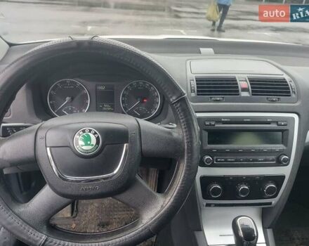 Білий Шкода Октавія, об'ємом двигуна 1.6 л та пробігом 282 тис. км за 5799 $, фото 48 на Automoto.ua