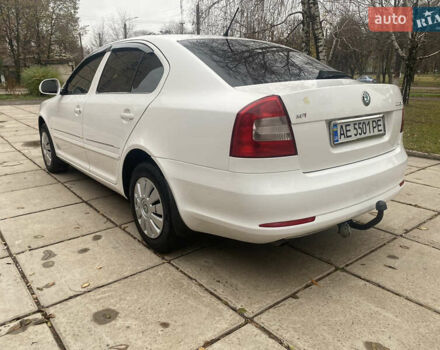 Белый Шкода Октавия, объемом двигателя 1.6 л и пробегом 210 тыс. км за 9000 $, фото 5 на Automoto.ua