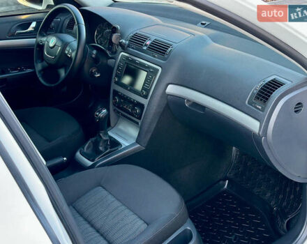 Белый Шкода Октавия, объемом двигателя 1.39 л и пробегом 275 тыс. км за 8200 $, фото 60 на Automoto.ua