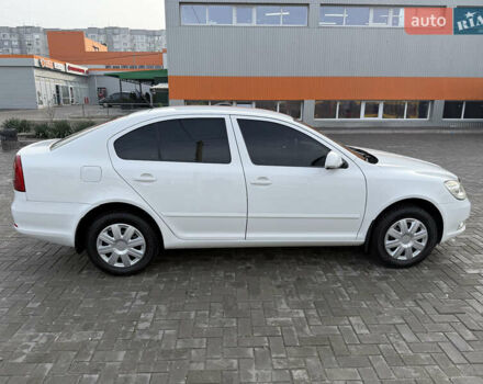 Білий Шкода Октавія, об'ємом двигуна 1.6 л та пробігом 260 тис. км за 7900 $, фото 7 на Automoto.ua