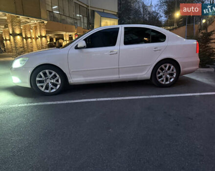 Белый Шкода Октавия, объемом двигателя 1.6 л и пробегом 200 тыс. км за 9999 $, фото 6 на Automoto.ua