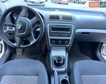 Білий Шкода Октавія, об'ємом двигуна 1.8 л та пробігом 184 тис. км за 8500 $, фото 9 на Automoto.ua