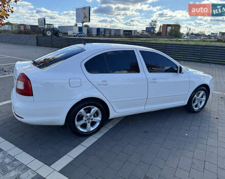 Белый Шкода Октавия, объемом двигателя 1.6 л и пробегом 242 тыс. км за 8100 $, фото 9 на Automoto.ua