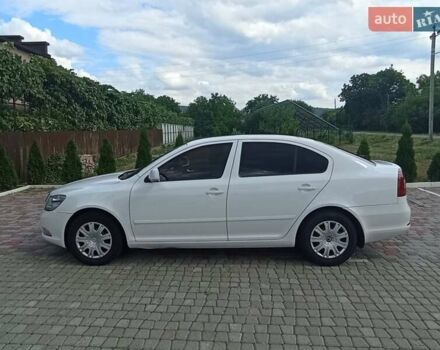 Шкода Октавия 2011 в Полтаве на Automoto.ua Белый Шкода Октавия, объемом двигателя 1.6 л и пробегом 300 тыс. км за 8500 $, фото 7 на Automoto.ua