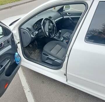 Белый Шкода Октавия, объемом двигателя 1.6 л и пробегом 240 тыс. км за 7600 $, фото 5 на Automoto.ua