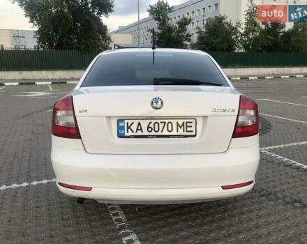 Білий Шкода Октавія, об'ємом двигуна 1.6 л та пробігом 179 тис. км за 7900 $, фото 4 на Automoto.ua