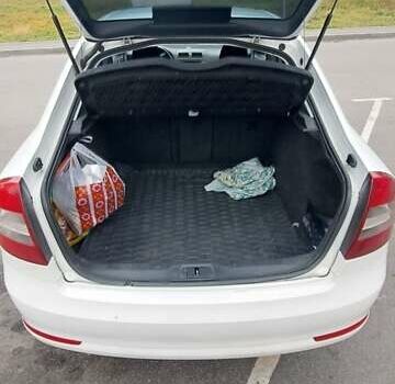 Белый Шкода Октавия, объемом двигателя 1.6 л и пробегом 240 тыс. км за 7600 $, фото 10 на Automoto.ua