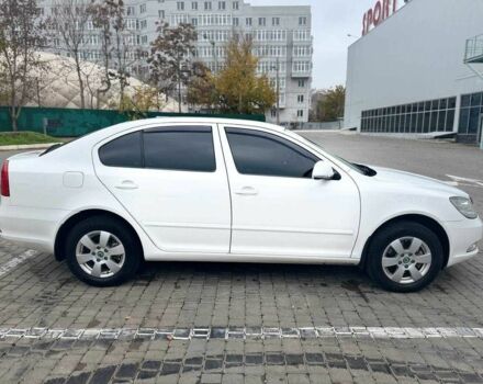 Белый Шкода Октавия, объемом двигателя 1.8 л и пробегом 180 тыс. км за 7200 $, фото 4 на Automoto.ua