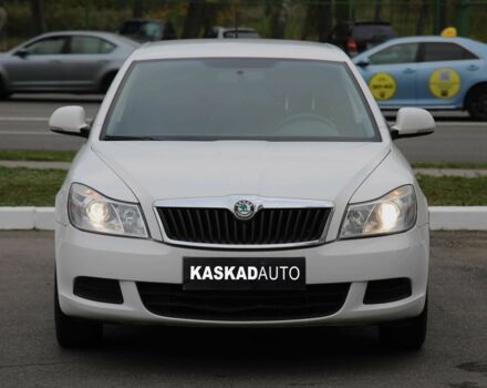 Белый Шкода Октавия, объемом двигателя 1.6 л и пробегом 239 тыс. км за 8100 $, фото 1 на Automoto.ua