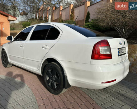 Білий Шкода Октавія, об'ємом двигуна 1.6 л та пробігом 250 тис. км за 6400 $, фото 6 на Automoto.ua