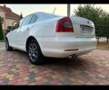 Белый Шкода Октавия, объемом двигателя 2 л и пробегом 240 тыс. км за 8700 $, фото 1 на Automoto.ua