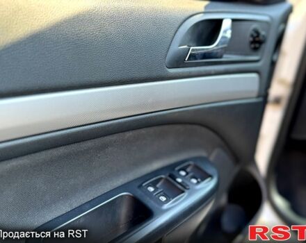 Білий Шкода Октавія, об'ємом двигуна 1.8 л та пробігом 230 тис. км за 9500 $, фото 4 на Automoto.ua