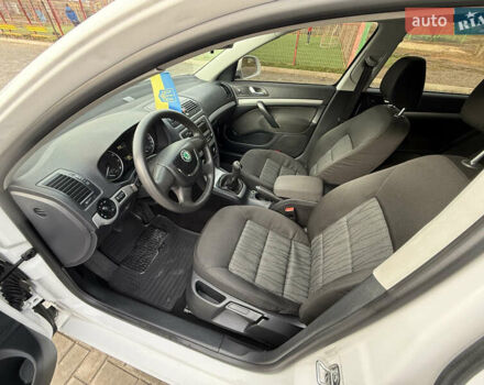 Білий Шкода Октавія, об'ємом двигуна 1.6 л та пробігом 260 тис. км за 7900 $, фото 18 на Automoto.ua