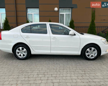 Білий Шкода Октавія, об'ємом двигуна 1.6 л та пробігом 189 тис. км за 8999 $, фото 3 на Automoto.ua