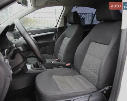 Белый Шкода Октавия, объемом двигателя 1.6 л и пробегом 239 тыс. км за 8100 $, фото 6 на Automoto.ua