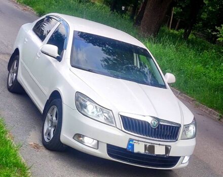 Білий Шкода Октавія, об'ємом двигуна 1.6 л та пробігом 250 тис. км за 6500 $, фото 2 на Automoto.ua