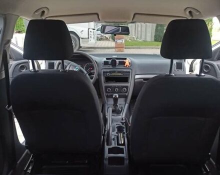 Белый Шкода Октавия, объемом двигателя 1.6 л и пробегом 310 тыс. км за 6500 $, фото 1 на Automoto.ua