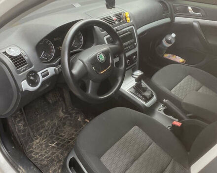 Білий Шкода Октавія, об'ємом двигуна 1.97 л та пробігом 307 тис. км за 8200 $, фото 2 на Automoto.ua