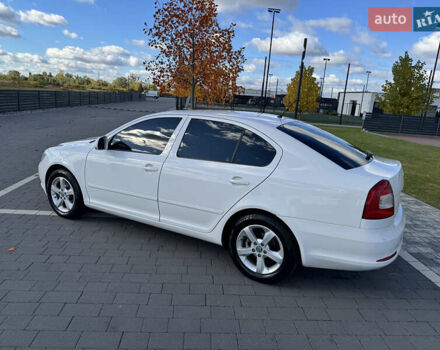 Белый Шкода Октавия, объемом двигателя 1.6 л и пробегом 242 тыс. км за 8100 $, фото 4 на Automoto.ua