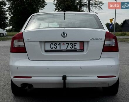 Шкода Октавия 2011 в Самборе на Automoto.ua Белый Шкода Октавия, объемом двигателя 1.97 л и пробегом 272 тыс. км за 10400 $, фото 3 на Automoto.ua