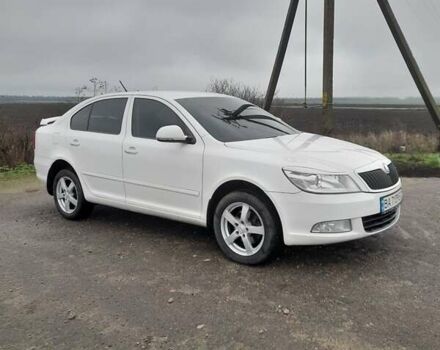 Белый Шкода Октавия, объемом двигателя 1.8 л и пробегом 219 тыс. км за 8200 $, фото 3 на Automoto.ua