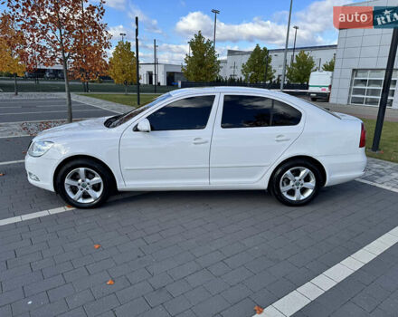 Белый Шкода Октавия, объемом двигателя 1.6 л и пробегом 242 тыс. км за 8100 $, фото 3 на Automoto.ua
