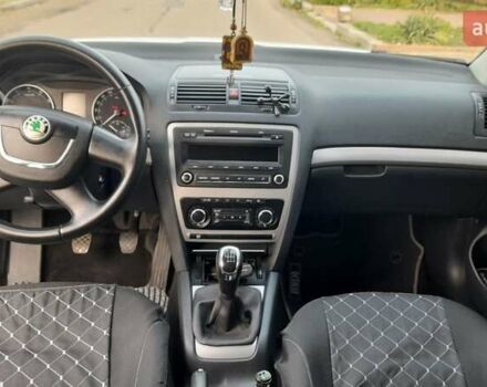 Белый Шкода Октавия, объемом двигателя 1.8 л и пробегом 180 тыс. км за 8200 $, фото 9 на Automoto.ua