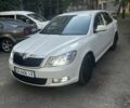 Белый Шкода Октавия, объемом двигателя 2 л и пробегом 327 тыс. км за 8150 $, фото 1 на Automoto.ua