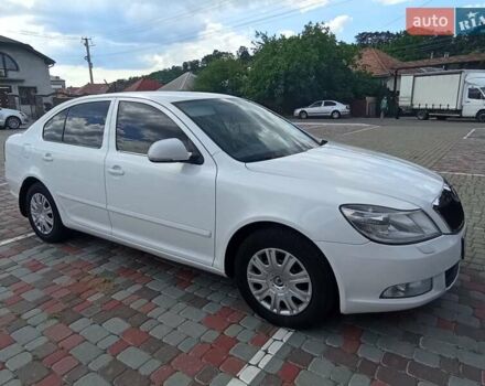 Шкода Октавия 2011 в Полтаве на Automoto.ua Белый Шкода Октавия, объемом двигателя 1.6 л и пробегом 300 тыс. км за 8500 $, фото 2 на Automoto.ua