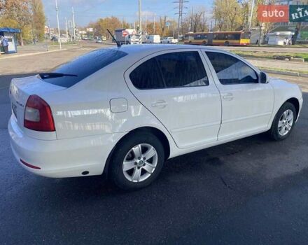 Белый Шкода Октавия, объемом двигателя 1.6 л и пробегом 195 тыс. км за 7800 $, фото 5 на Automoto.ua