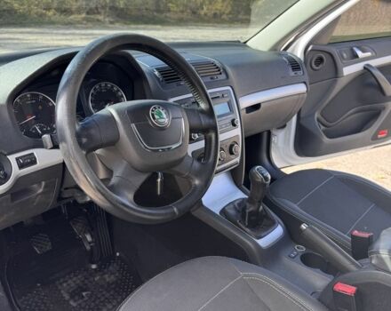 Білий Шкода Октавія, об'ємом двигуна 1.8 л та пробігом 246 тис. км за 7800 $, фото 5 на Automoto.ua