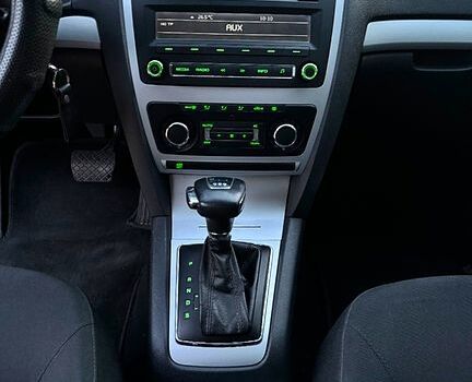 Белый Шкода Октавия, объемом двигателя 2 л и пробегом 240 тыс. км за 8700 $, фото 9 на Automoto.ua