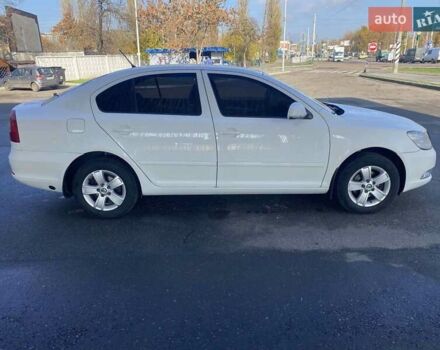 Белый Шкода Октавия, объемом двигателя 1.6 л и пробегом 195 тыс. км за 7800 $, фото 4 на Automoto.ua