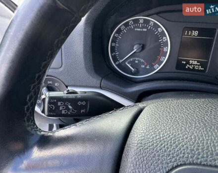 Белый Шкода Октавия, объемом двигателя 1.6 л и пробегом 242 тыс. км за 8100 $, фото 25 на Automoto.ua
