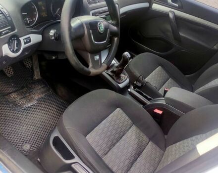 Білий Шкода Октавія, об'ємом двигуна 1.6 л та пробігом 250 тис. км за 6500 $, фото 6 на Automoto.ua