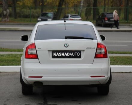Белый Шкода Октавия, объемом двигателя 1.6 л и пробегом 239 тыс. км за 8100 $, фото 4 на Automoto.ua