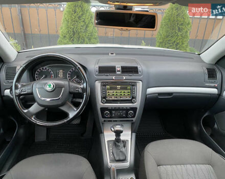 Білий Шкода Октавія, об'ємом двигуна 1.6 л та пробігом 189 тис. км за 8999 $, фото 13 на Automoto.ua