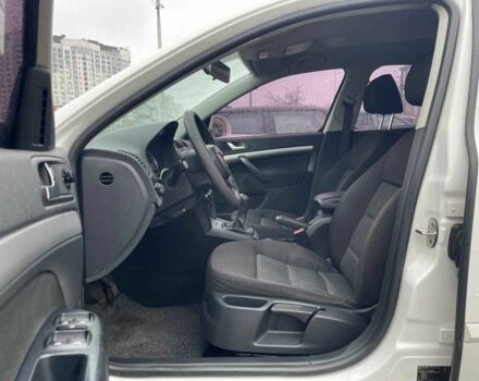 Белый Шкода Октавия, объемом двигателя 1.8 л и пробегом 155 тыс. км за 7990 $, фото 8 на Automoto.ua