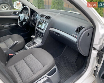 Білий Шкода Октавія, об'ємом двигуна 1.6 л та пробігом 189 тис. км за 8999 $, фото 17 на Automoto.ua